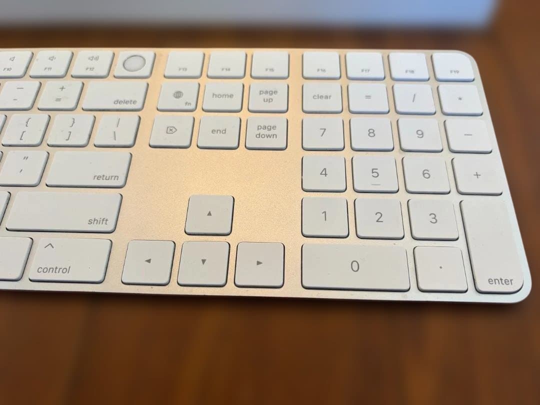 Apple Magic Keyboard テンキー付き - 英語 - シルバー