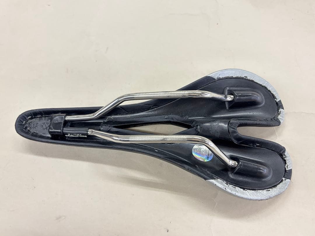 300【中古・美品】san marco　 ASPide　レーシングサドル