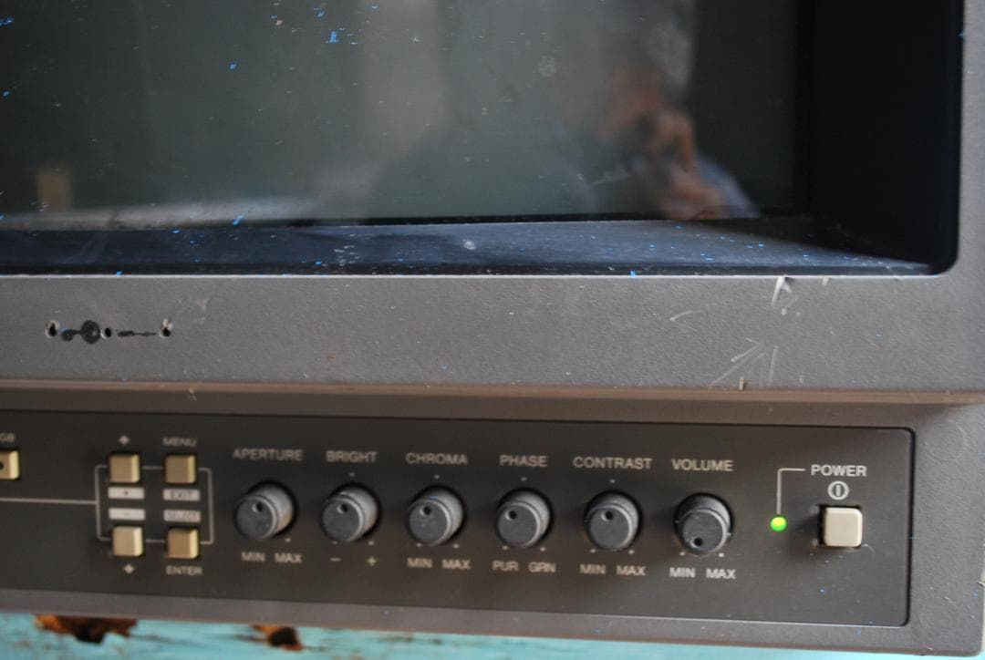 ソニー業務用カラーモニターPVM-14M1jジャンク品の出品です。