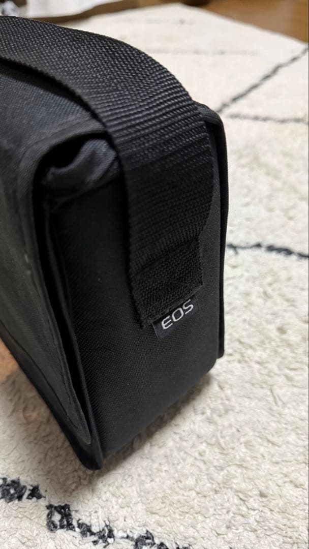 【お得！】Canon EOS kiss x8i ダブルズームキット 箱あり