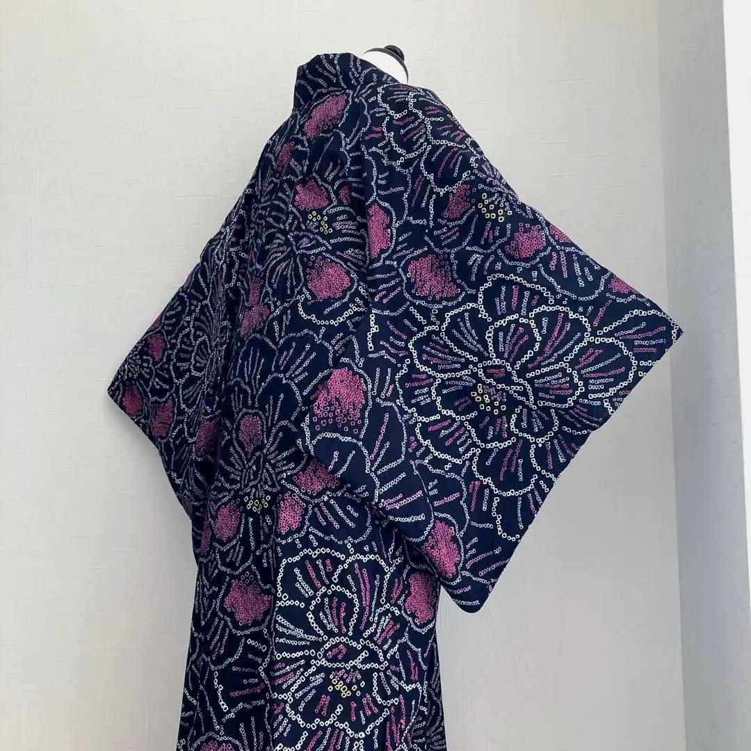 パゴス 有松鳴海絞り浴衣　黒地に大輪花模様　絞り浴衣　No.22