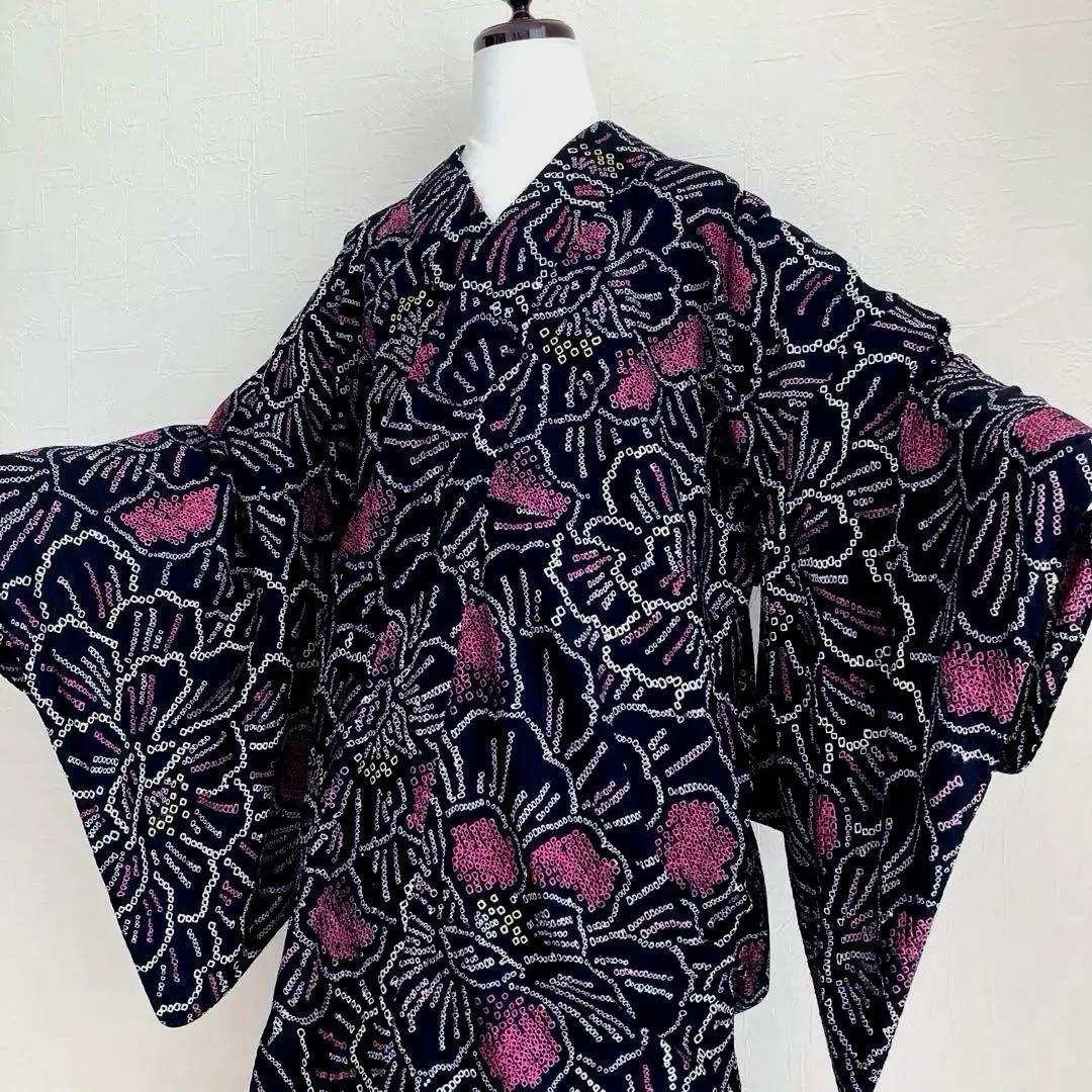 パゴス 有松鳴海絞り浴衣　黒地に大輪花模様　絞り浴衣　No.22