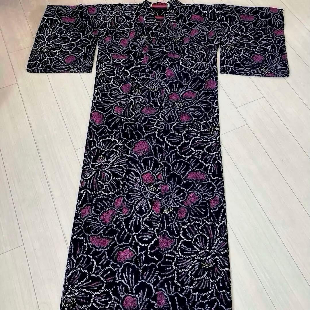 パゴス 有松鳴海絞り浴衣　黒地に大輪花模様　絞り浴衣　No.22