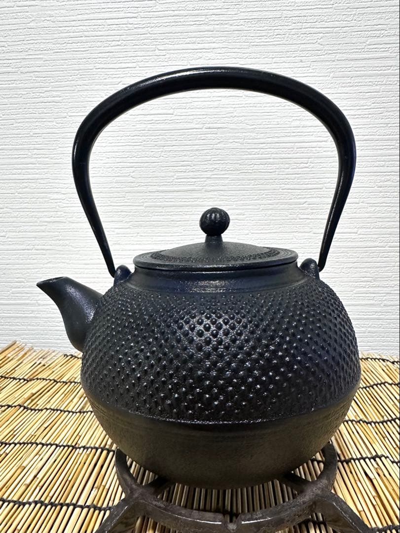 未使用品、供箱、タグ付　南部池永造　１５型福禄アラレ　南部鉄瓶　南部鉄器　鉄瓶