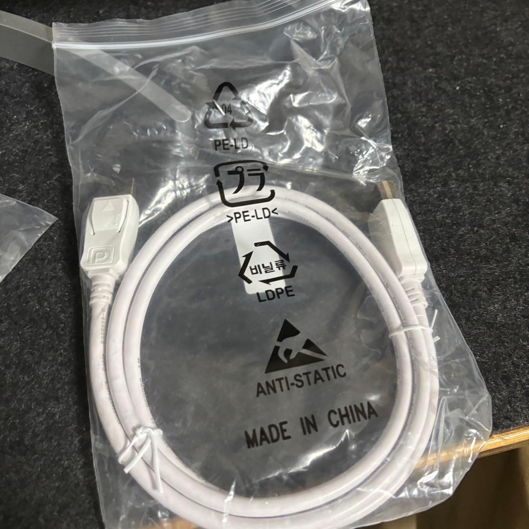 LG 32UN500-W 31.5インチ 4Kモニター 液晶　2023年製