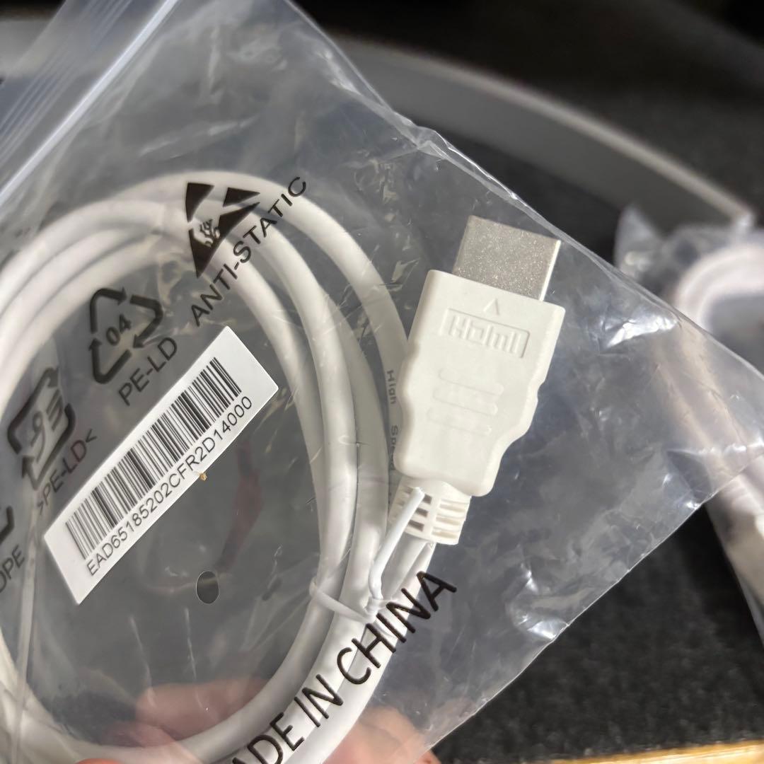 LG 32UN500-W 31.5インチ 4Kモニター 液晶　2023年製