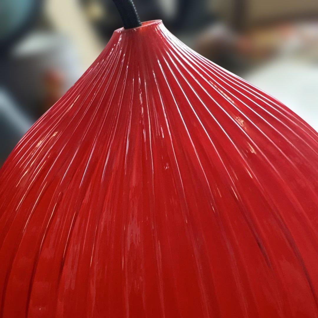 昭和レトロ　赤い球形ペンダントライト ガラス製