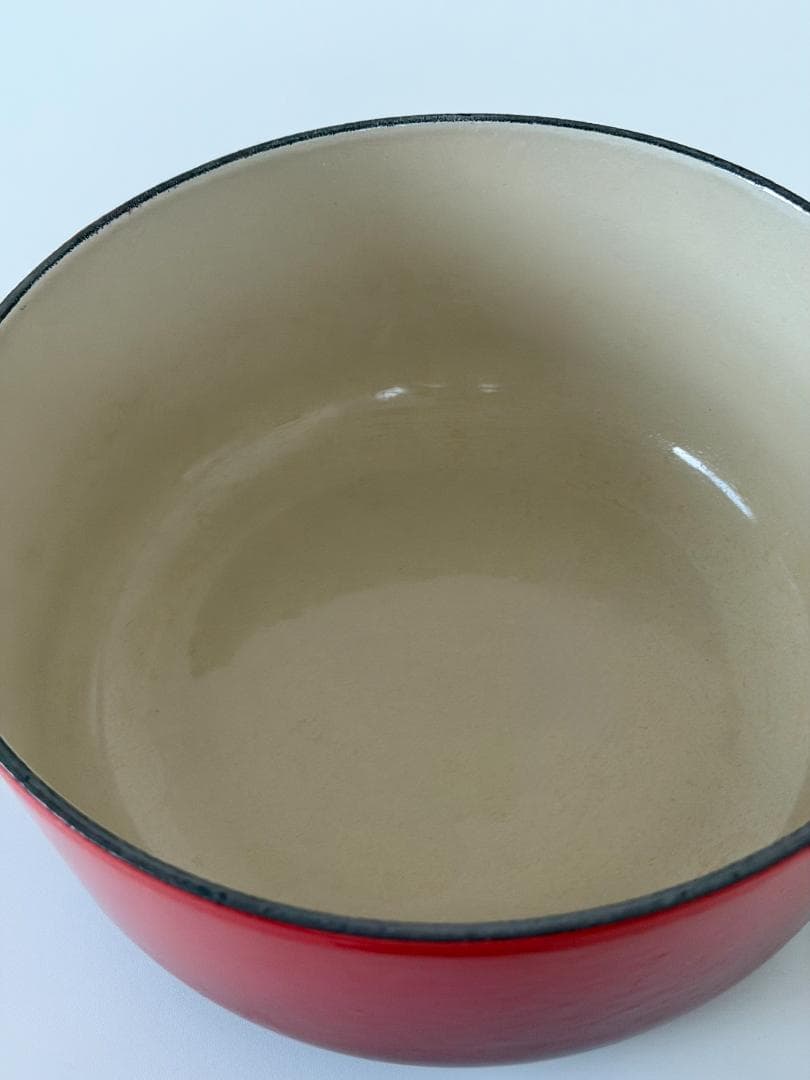 ル・クルーゼ 20cm 両手鍋 レッド 赤 ホーロー鍋 使用回数少なめ 美品