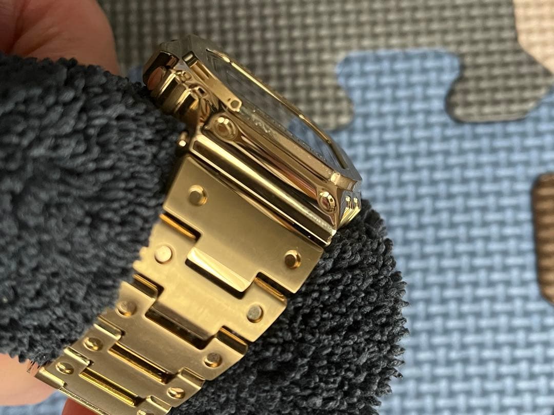 極美品　フィルム付　GMW-B5000GD-9JF ゴールド