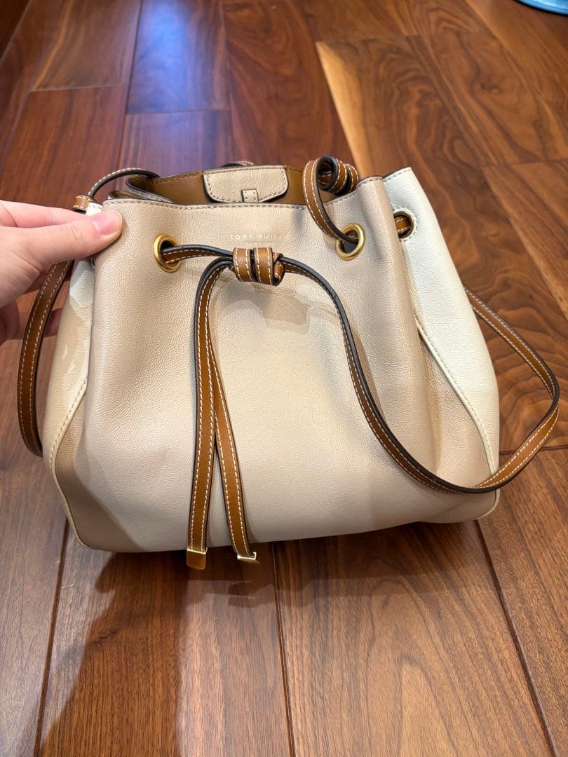 【TORY BURCH】ベージュ バッグ 保存袋付き