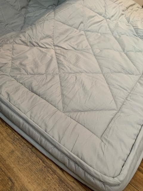 新品☆185×240cm♪まるで敷布団♪防ダニ極厚ラグ〇B334