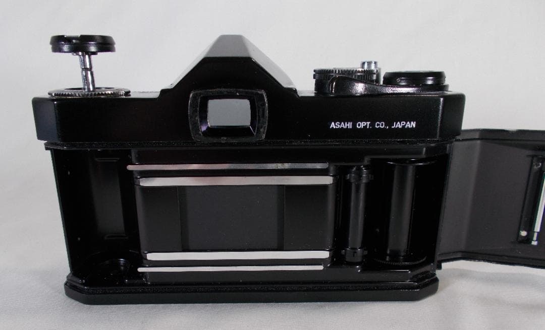 フィルムカメラ 整備済 完動品　Pentax SP　+ f/1.4　R189