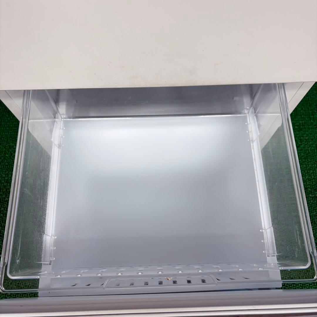 652 マッドデザイン　冷蔵庫　200L弱　小型　保証込み　まとめ購入割有　美品