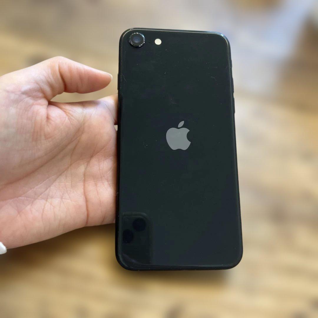 Apple iPhone se第二世代ブラック 本体64GB