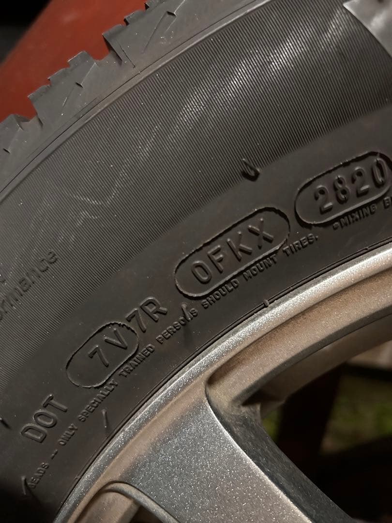 O*a様 Michelin 205/60R16 スタッドレスタイヤセット 引き取