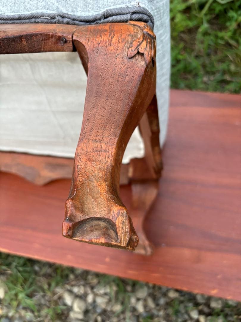 アンティーク　グレーのオットマン・スツール　カブリオールレッグ　クロウ&ボール