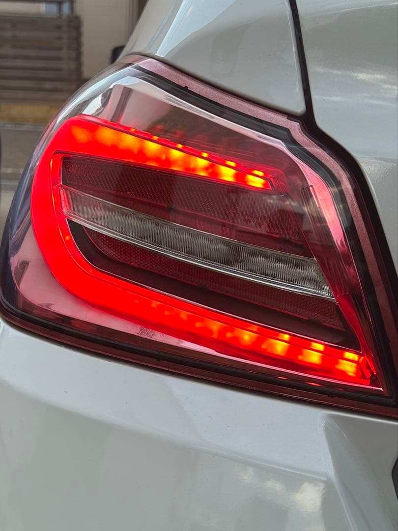 【ジャンク品】LIBERAL 隼 LEDテールランプ(vab/s4)