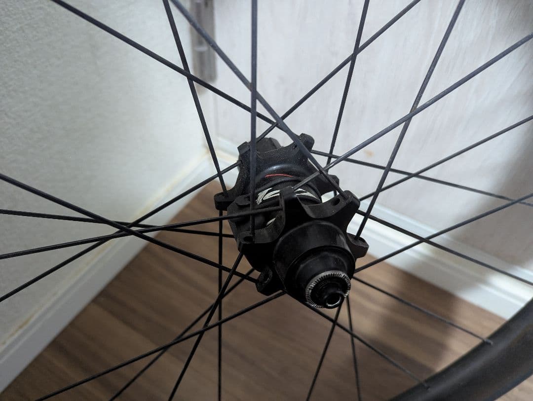 ZIPP 404 クリンチャータイヤ 700C（最終値下+おまけ追加）
