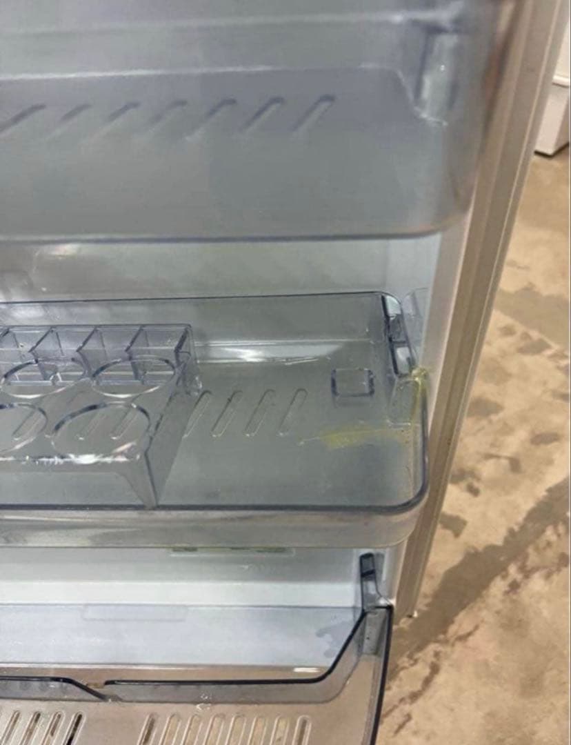 2018年製 272L AQUA 3ドア冷蔵庫 AQR-27G2