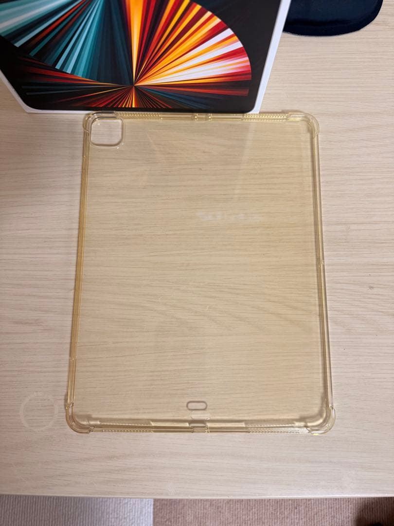 iPad Pro 12.9インチ第5世代128GBM1チップセルラー ケース付き