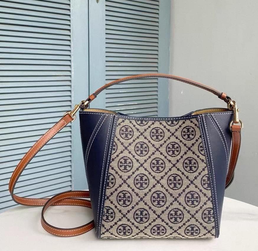 Tory Burch幾何学模様のショルダーバッグ ネイビー