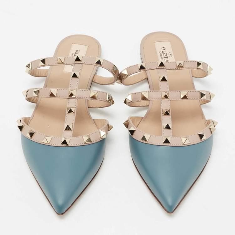 ヴァレンティノ ブ​​ルー/ベージュ レザー ロックスタッズ フラット ミュール