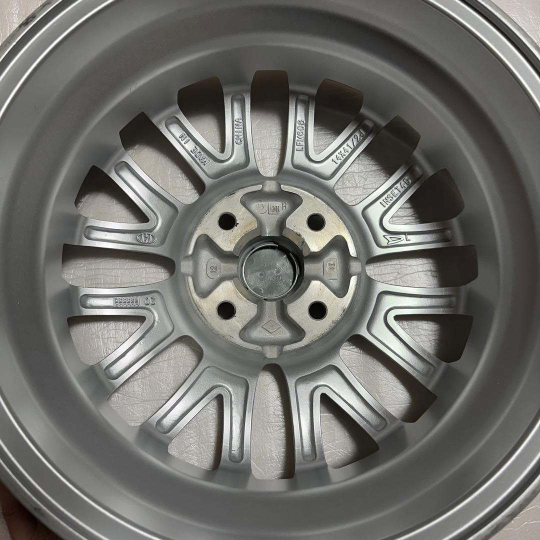 4本セット　14インチ　ダイハツ純正　オプション　ホイール　シルバー　美品