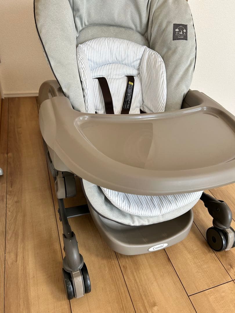 コンビ　スイングベッド&チェアー　手動