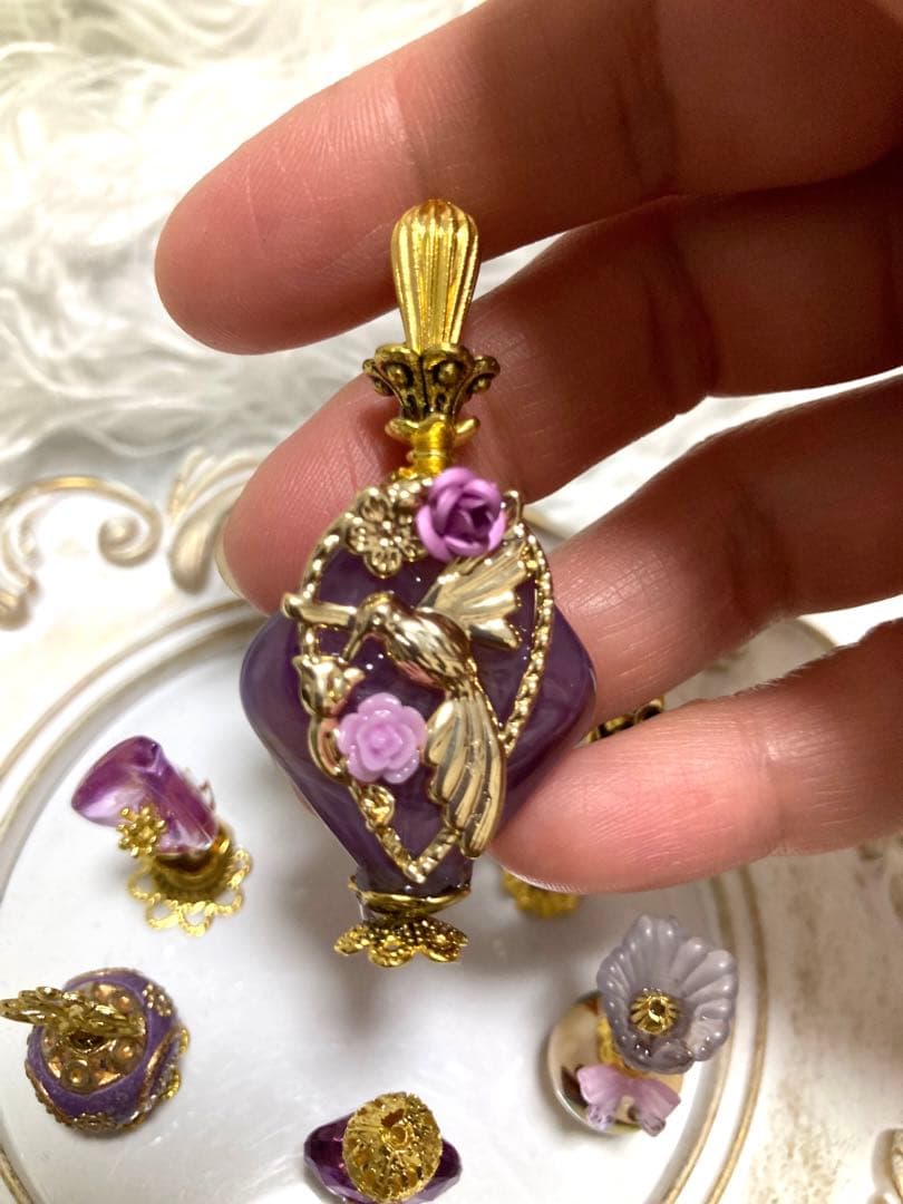 ★ ミニチュア　ビーズ　香水瓶　★ カスタムアイシードール　パープル
