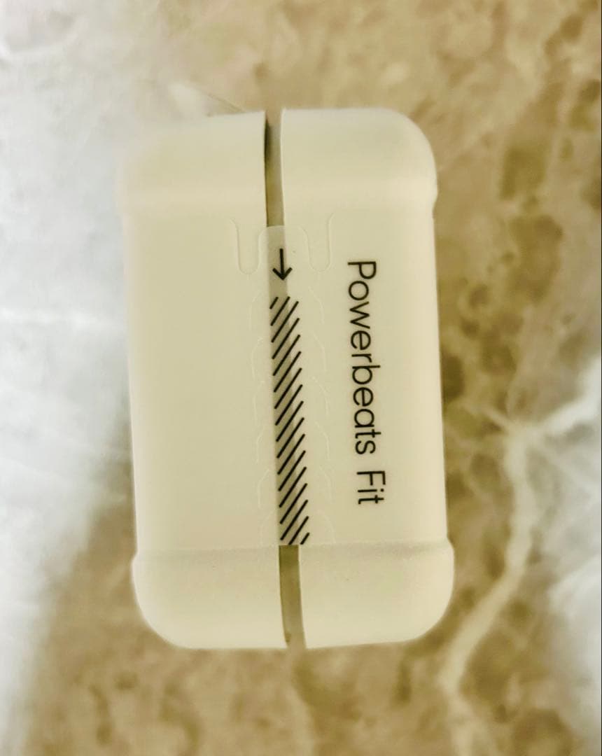 1時間限定価格！【未開封新品】beats Powerbeats Fit ブラック