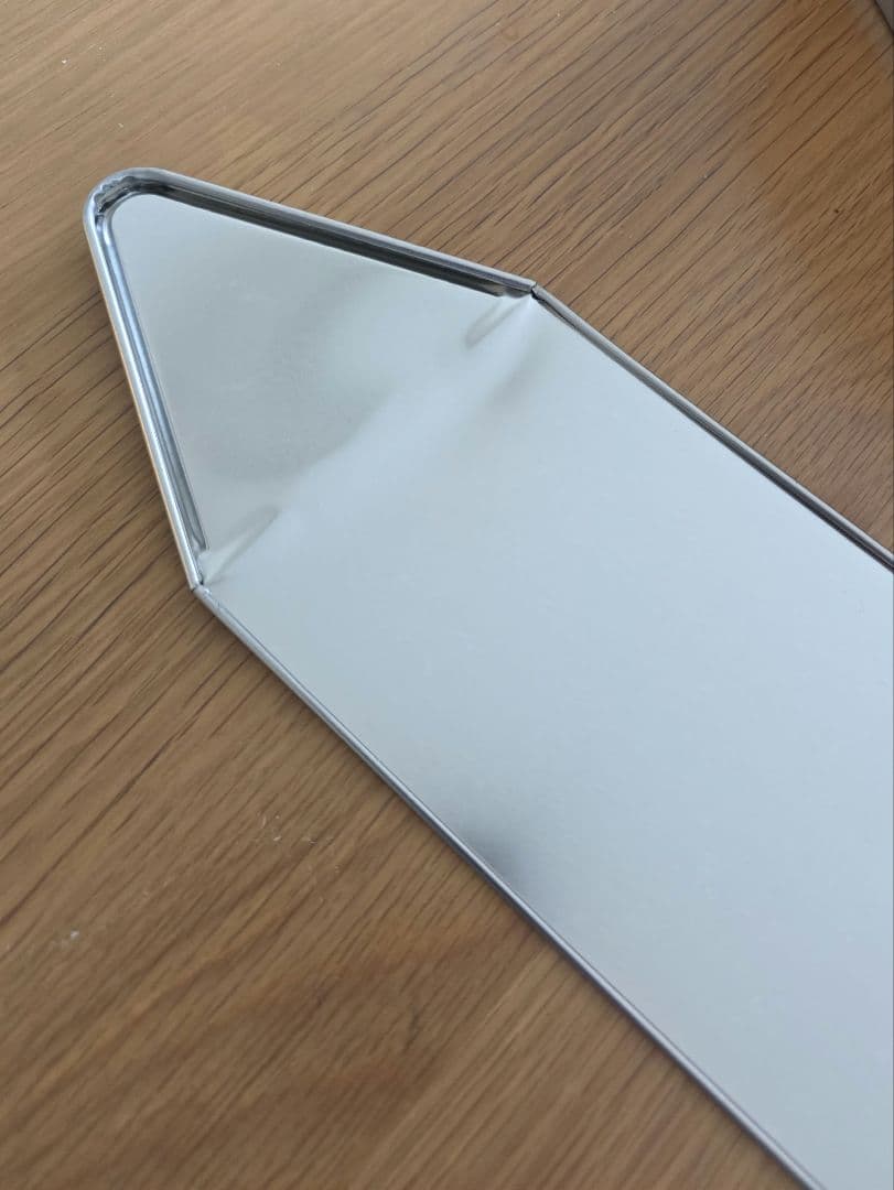 ヴーヴ・クリコ　SINGAPORE Arrow スチール缶　ブリキ