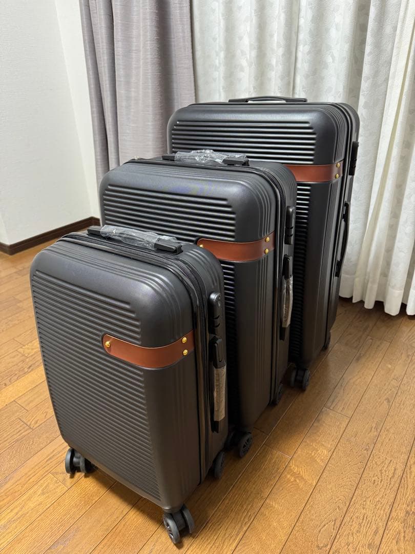 新品・未使用 / 3点セット / 軽量 / TSAロック/スーツケース