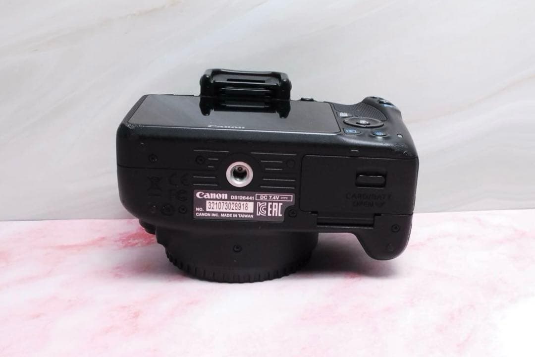 ✨世界最小クラス✨最軽量✨Canon Kiss X7☆初心者でも安心☆