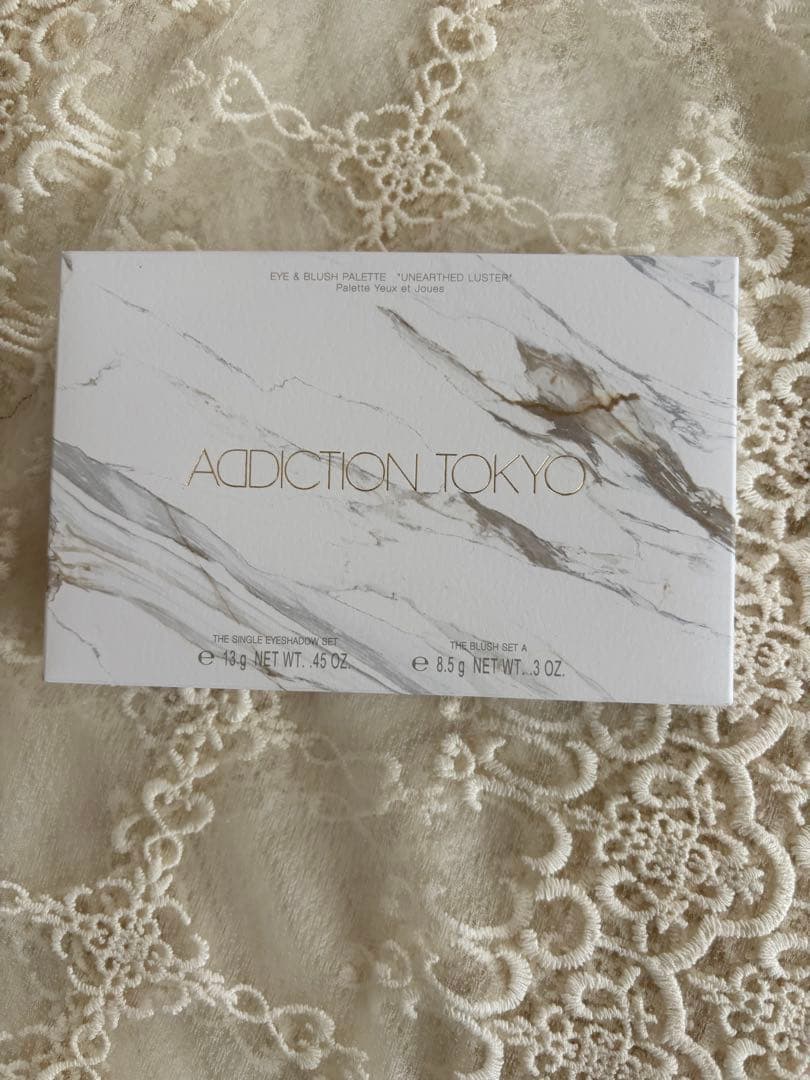 最終お値引き！アディクション　2025ホリデー限定！アイ＆ブラッシュパレット