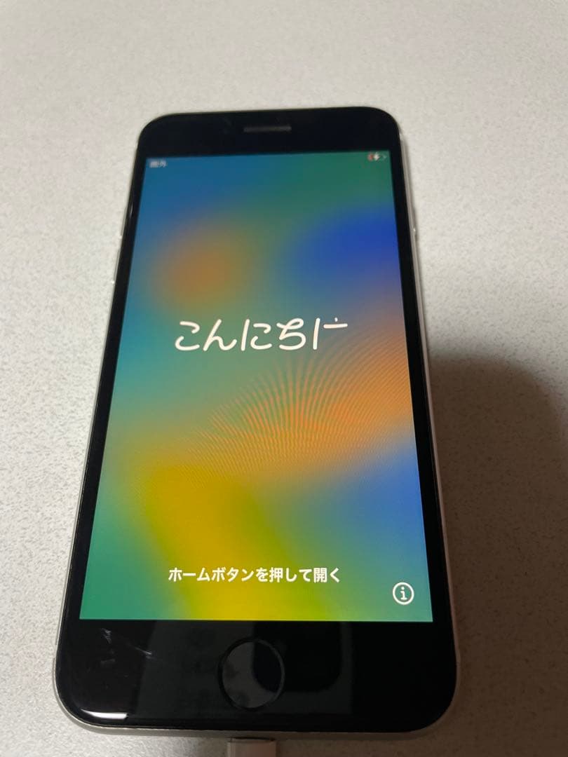 バッテリー81%★綺麗★iPhoneSE2（第2世代）【64GB】WHITE 白
