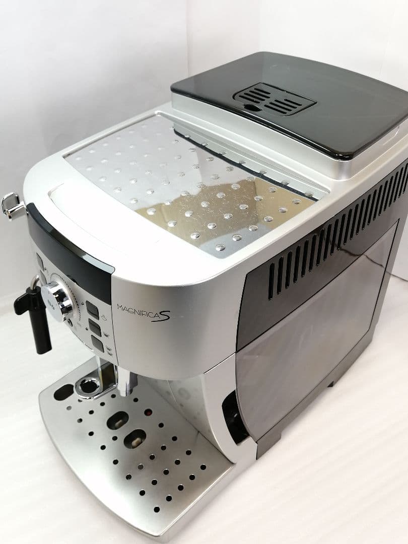 デロンギ　コンパクト　全自動コーヒーマシン　マグニフィカS　ECAM22110