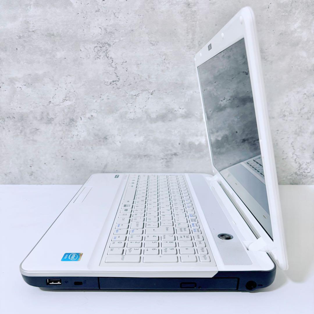 G-10/富士通/ノートパソコン/大容量SSD512GB/Win10/カメラ