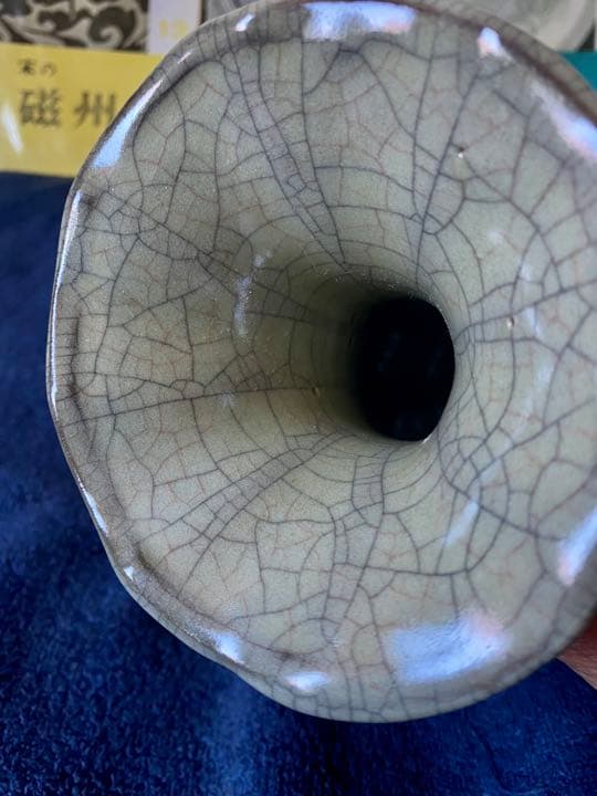 中国古美術品、宋代官窑瓷器、金丝铁线。高约24厘米。