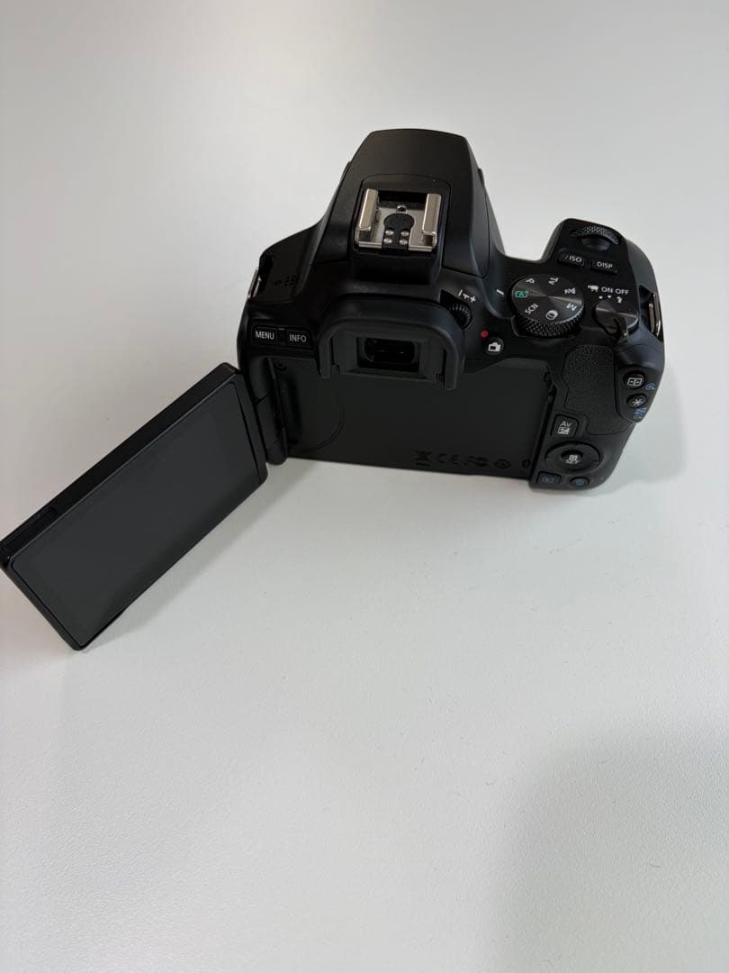 【美品】 Canon EOS Kiss X10 ダブルズームキット(バッグ付き)