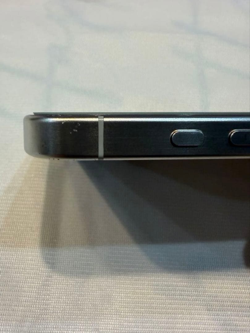 iPhone15 Pro 128GB ホワイト SIMフリー バッテリー88%