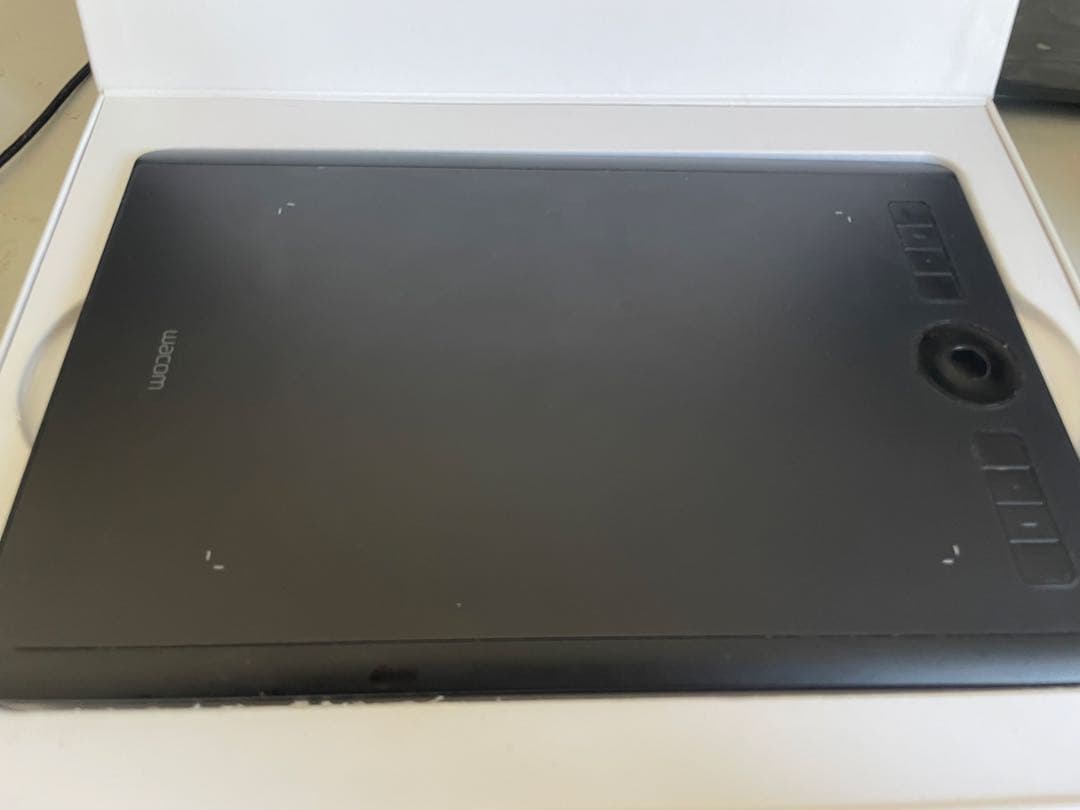 Wacom ペンタブレットPTH-660[難あり]