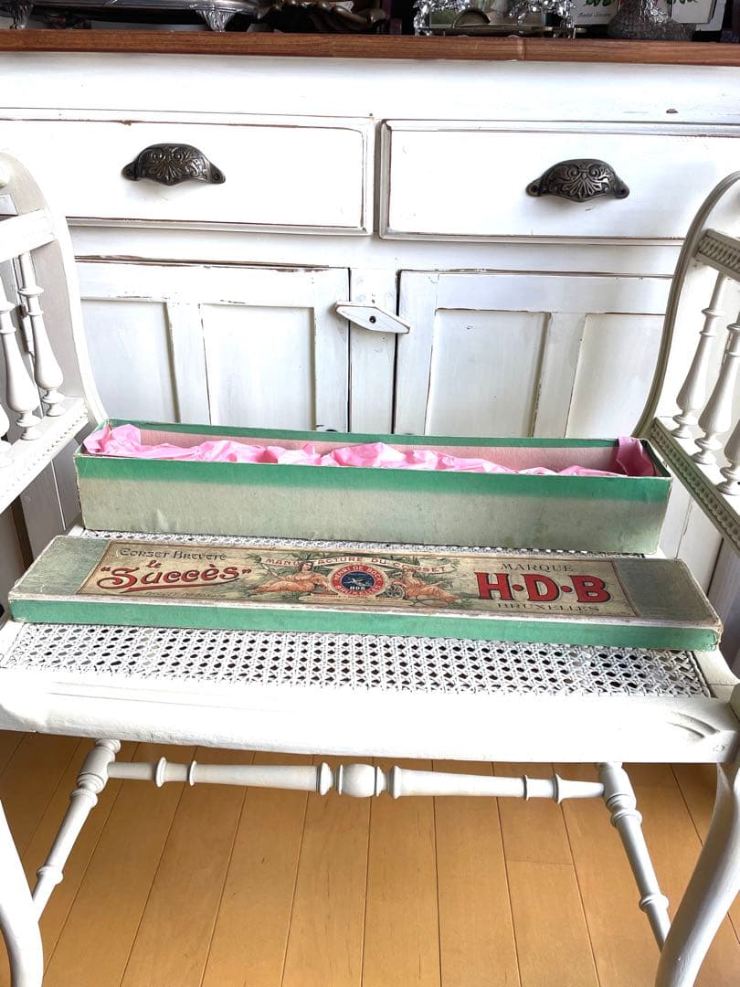 ♡ 希少　ベルギーアンティーク　コルセットボックス① ミューズ　ヴィクトリアン