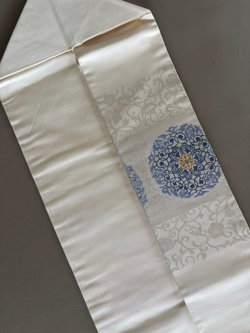 〈お楽しみ価格〉アイボリー ブルー華文 花唐草紋意匠 正絹 九寸名古屋帯 美品