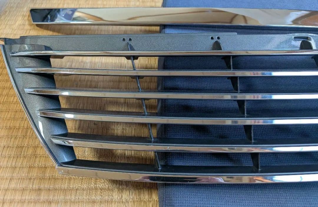 50カムリ前期　LX-MODE マークレスフロントグリル ガンメタ