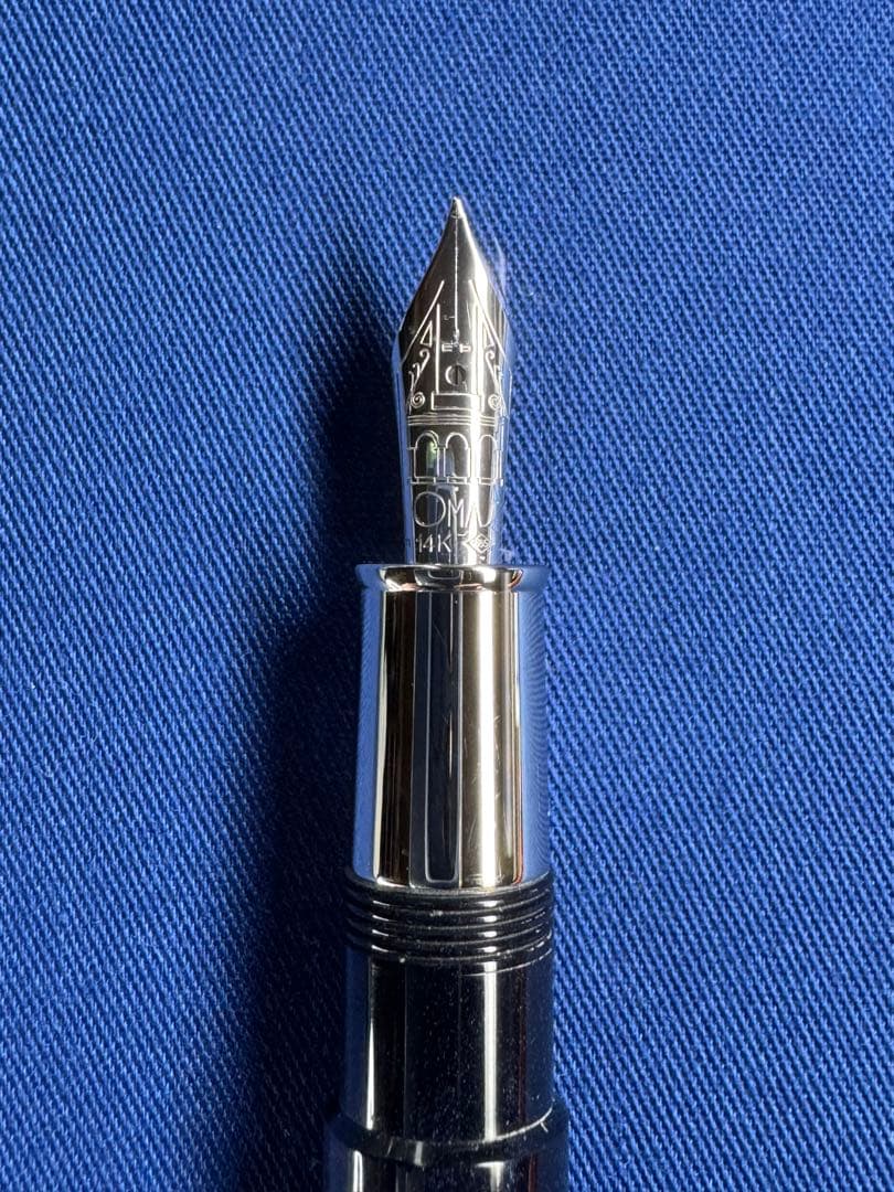 オマス ボローニャ マザーオブパール　万年筆