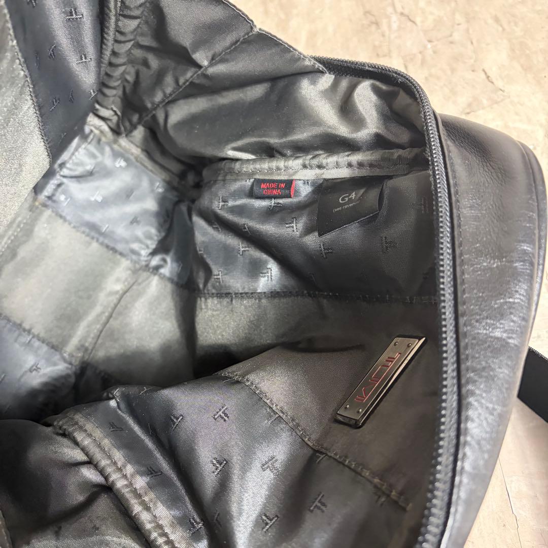 極美品 TUMI ナパレザー ショルダーバッグ 本革 92100D4 斜め掛け