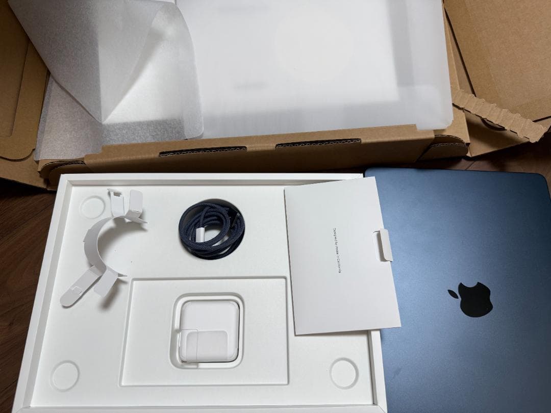 MacBook Air (M2, 2022) 本体