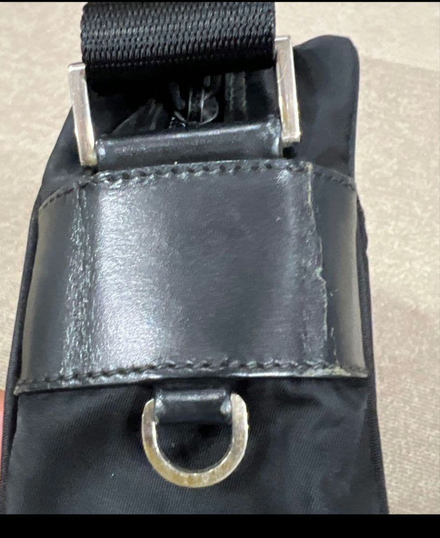 PRADAショルダーバック