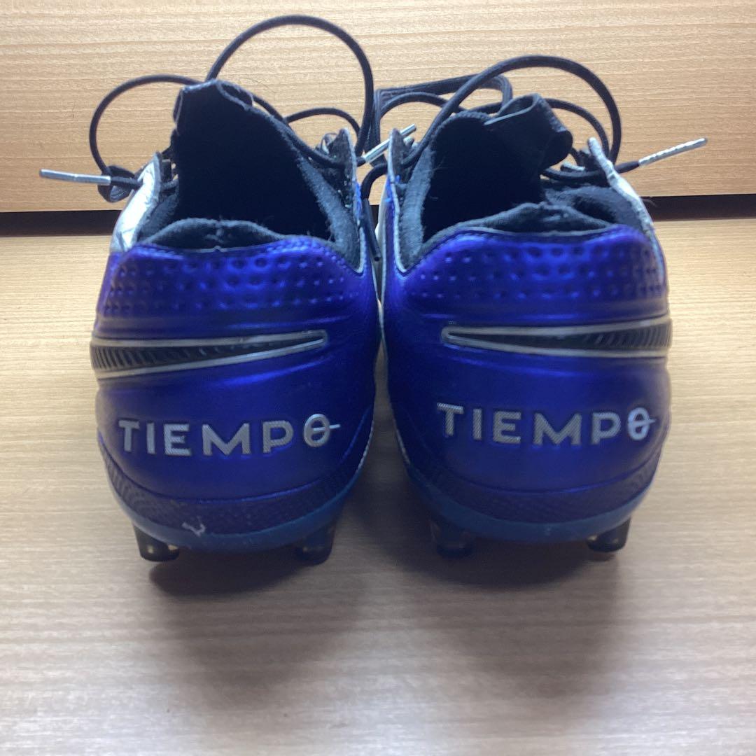 NIKEティエンポレジェンド8