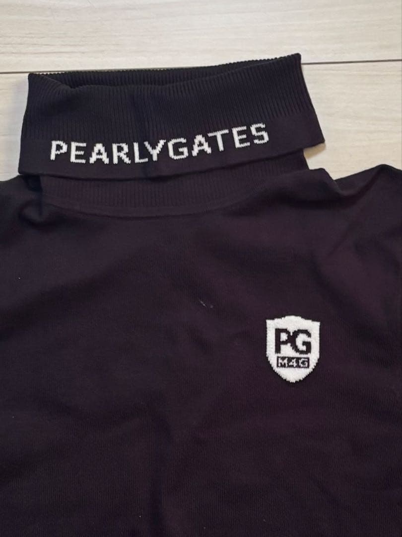 PEARLY GATES ブラック タートルネック セーター